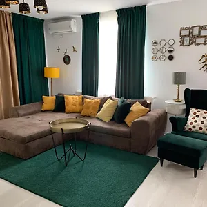 Vilă Villagrey, Tunarii