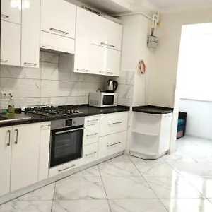 https://apartamenti-v-novobudovi-stryska-avtovokzal-ashan.hotelslviv.net