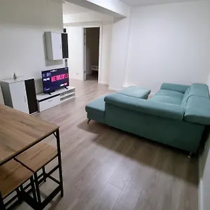 Cwa 1 Aeroport Апартаменты