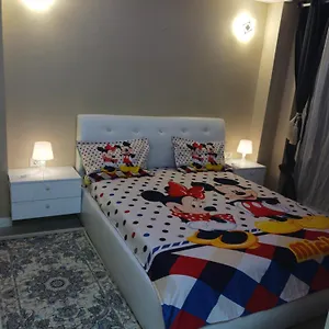 Myky Mouse Nu Primesc Santieristi Si Petrecareti Bucarest