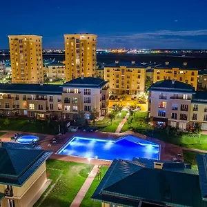 Apartament Luxury With Pool In North Bucharest, Cretuleasca