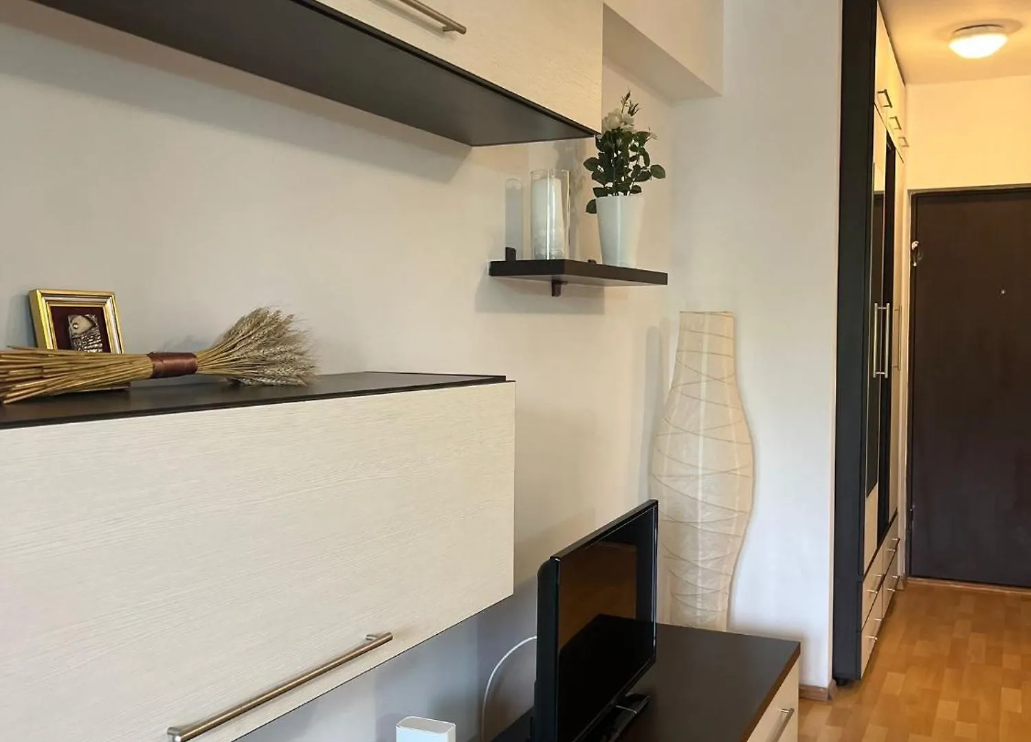 Апартаменты Tranzzit Airport Apartament Отопени Румыния