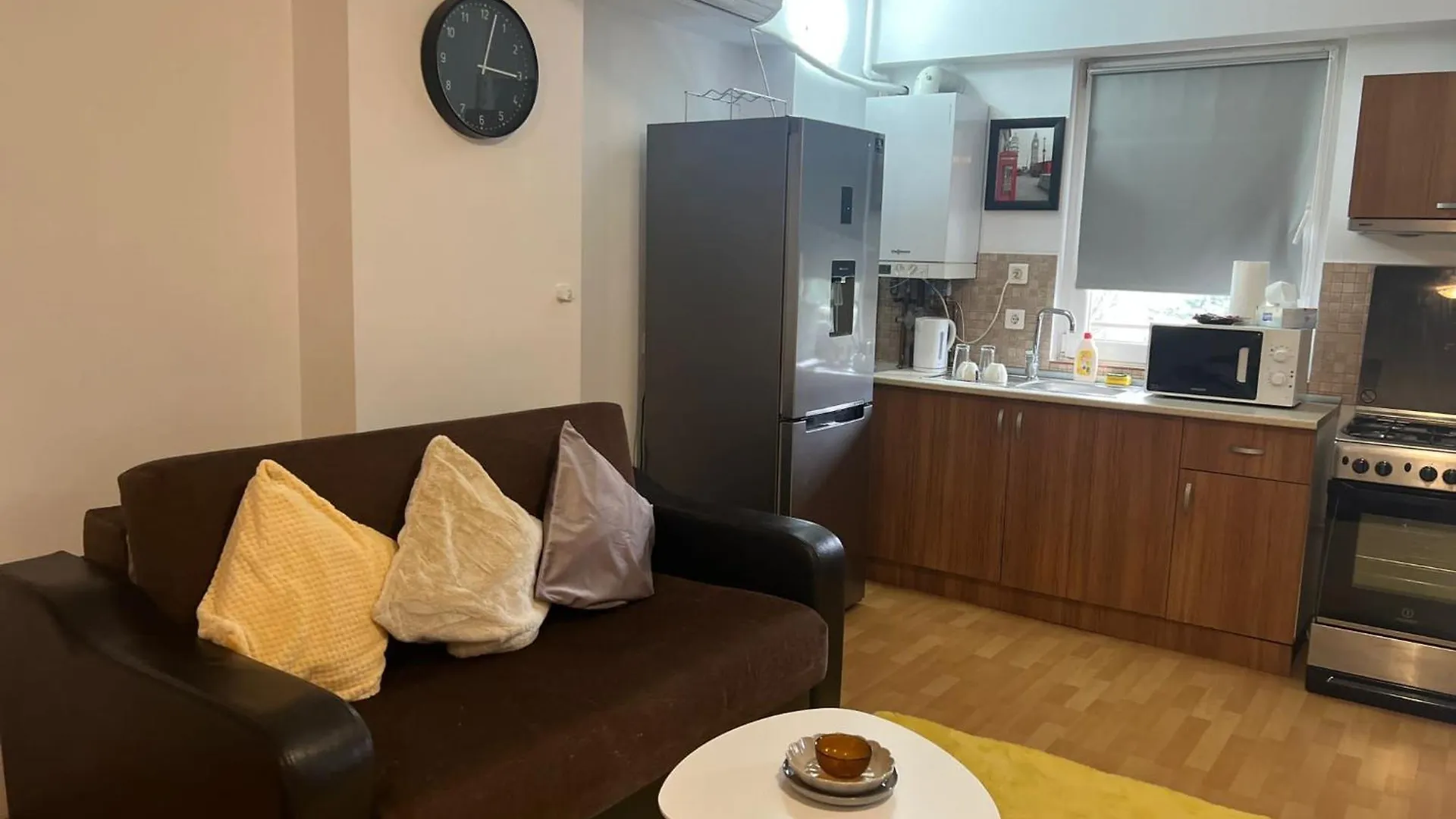 Tranzzit Airport Apartament Отопени 0*,  Румыния